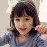 pemain uruguay Sosok putri sulung yang menginjak usia 3 tahun mencoba memberikan susu kepada kakaknya dirilis